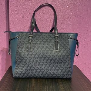*NWT* Michael Kors Medium Logo Tote Bag
